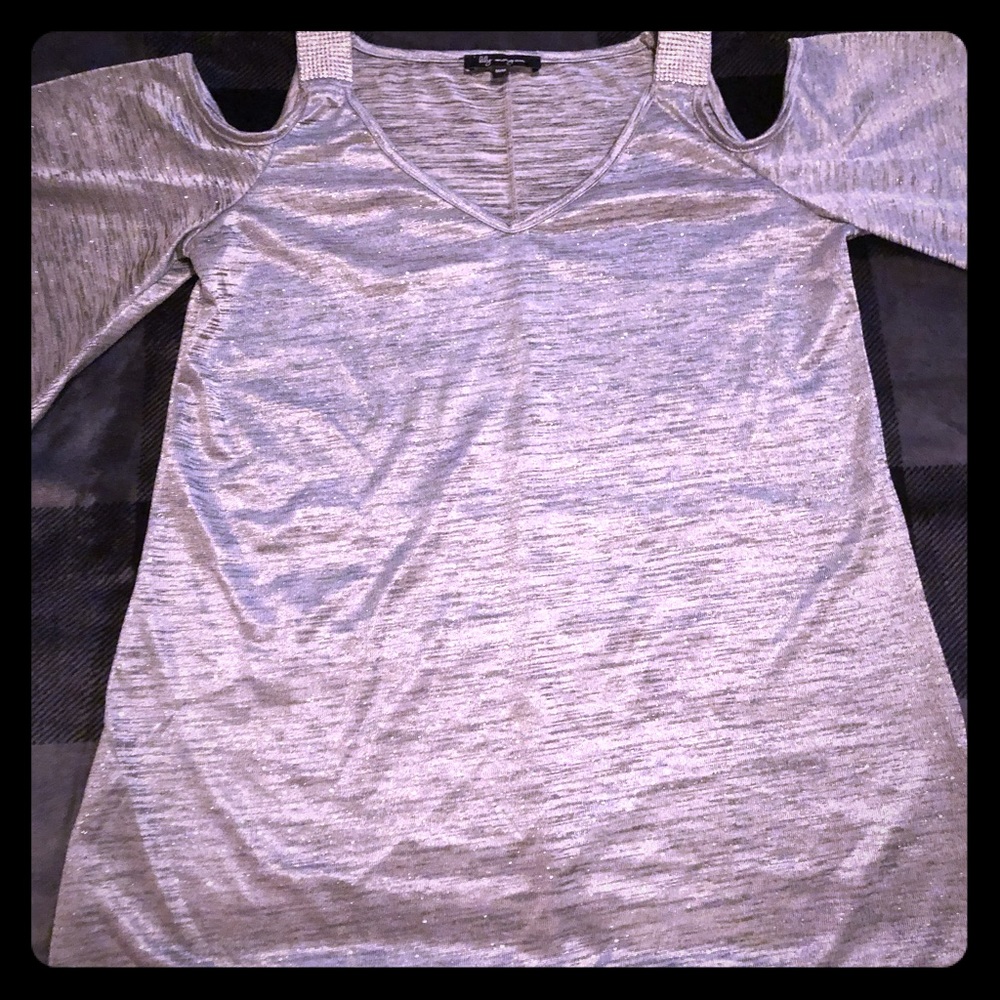 Chic shiny top
